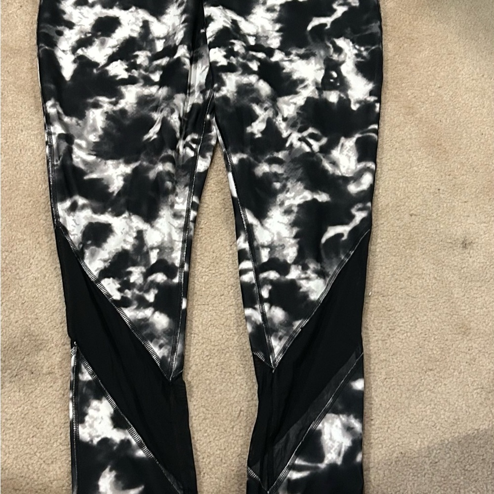 Fabletics Black and White Patterned Leggings XL